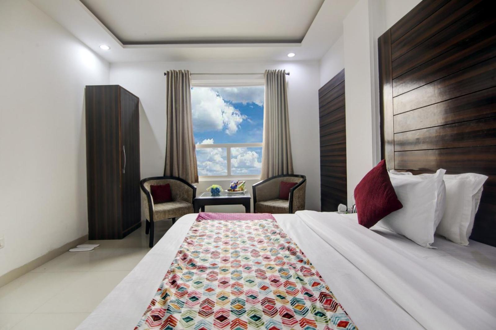 Hotel Devrana Delhi Airport New Delhi Exterior photo