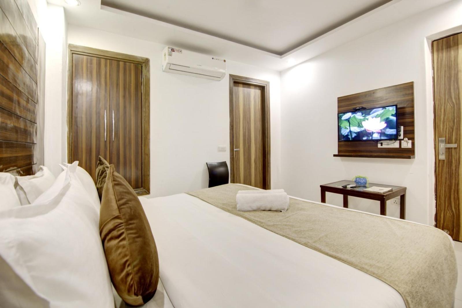 Hotel Devrana Delhi Airport New Delhi Exterior photo